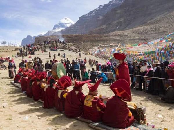 fly-in-drive-out-saga-dawa-festival