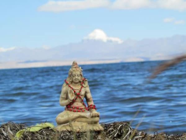 kailash-tour-by-helicopter-from-lucknow